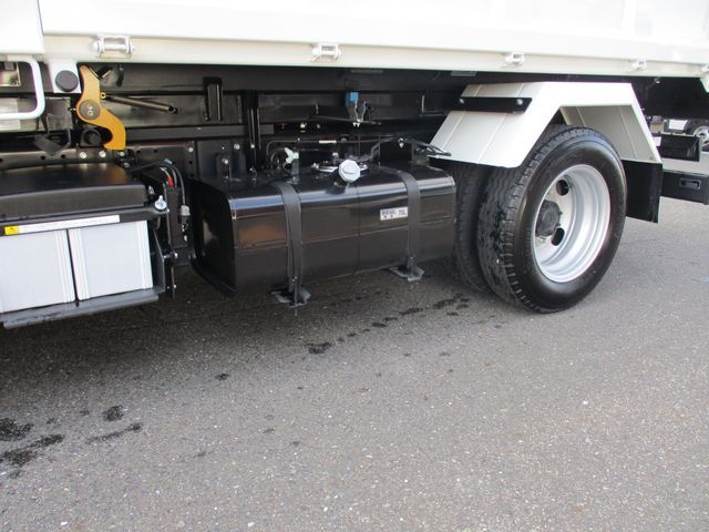 Mitsubishi CANTER 2023-05 14516-15