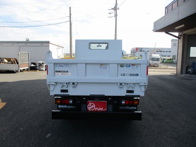 Mitsubishi CANTER 2023-05 14516-12
