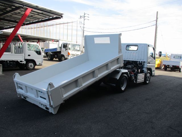 Mitsubishi CANTER 2023-05 14516-1