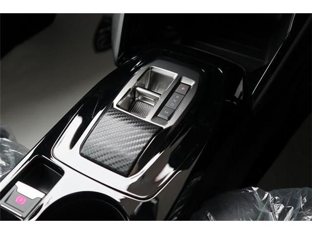 Peugeot 208 2022-07 5975-6