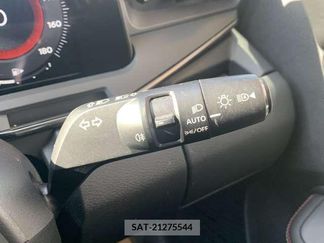 Nissan AURA 2022-04 207779-7