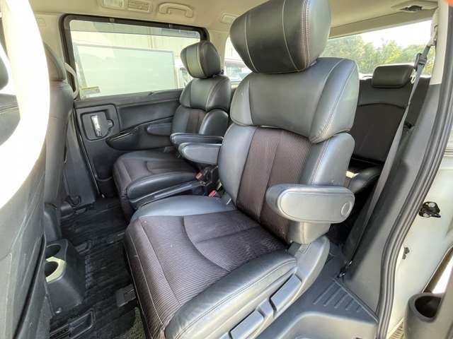 Nissan ELGRAND 2017-01 15471-23