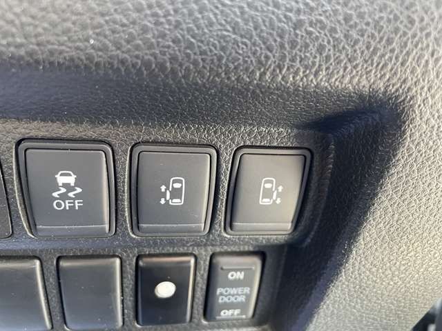 Nissan ELGRAND 2017-01 15471-17