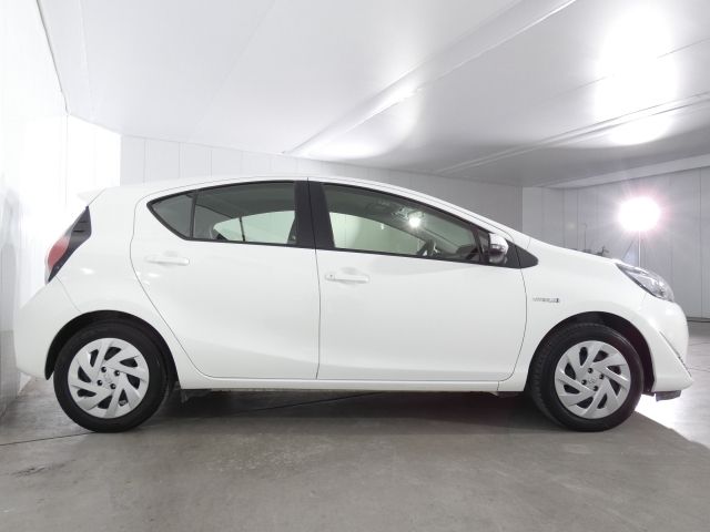 Toyota AQUA 2017-09 27067-19