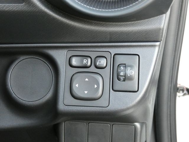 Toyota AQUA 2017-09 27067-10