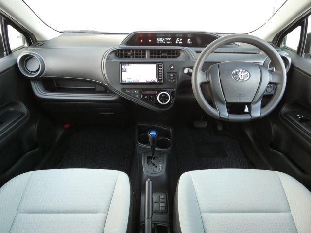 Toyota AQUA 2017-09 27067-1