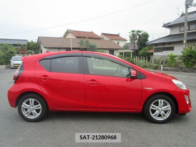 Toyota AQUA 2014-12 314021-9