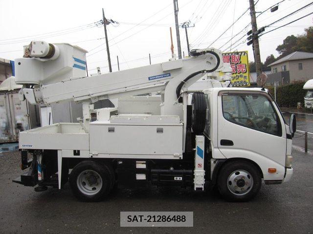 Hino DUTRO 2010-01 221804-6