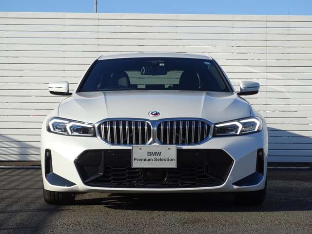 Bmw 3 SERIES 2022-10 12585-1