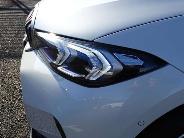 Bmw 3 SERIES 2022-10 12585-3