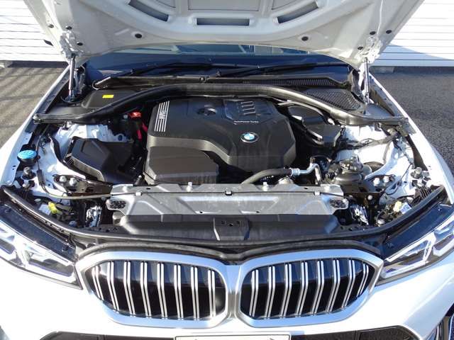 Bmw 3 SERIES 2022-10 12585-16