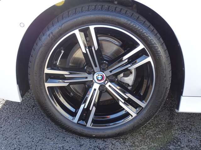 Bmw 3 SERIES 2022-10 12585-12