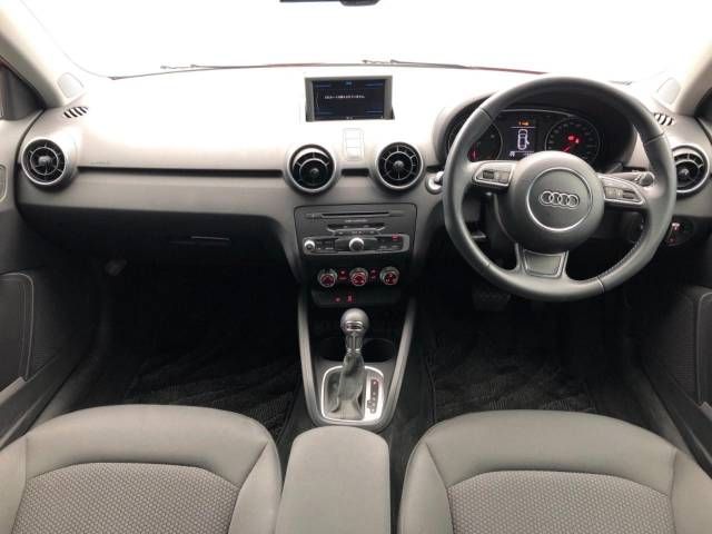 Audi A1 2013-12 17099-1