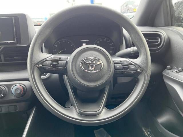 Toyota YARIS 2022-03 188849-11