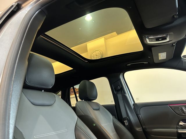 Mercedes Benz GLA-CLASS 2020-12 24213-13