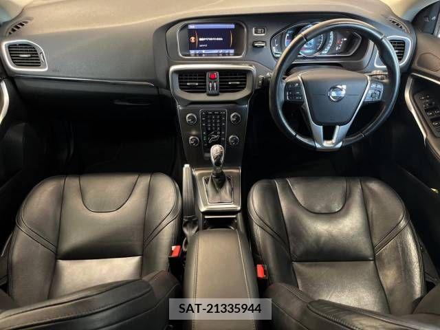 Volvo V40 2015-02 394881-1