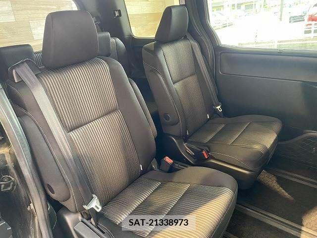 Toyota VOXY HYBRID 2018-12 339771-11