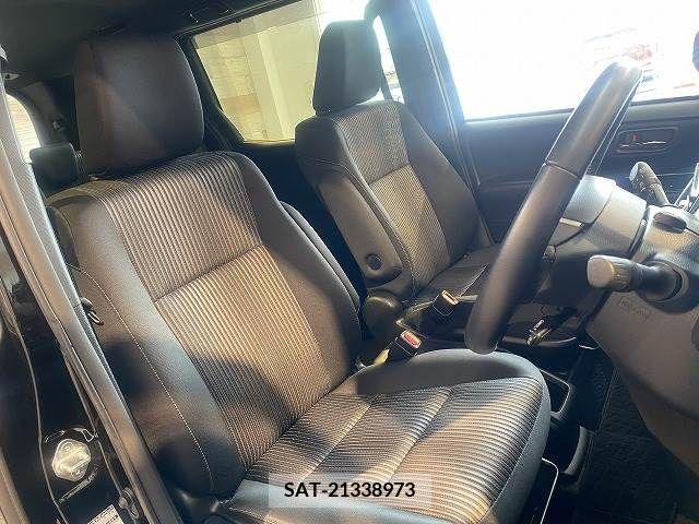 Toyota VOXY HYBRID 2018-12 339771-10