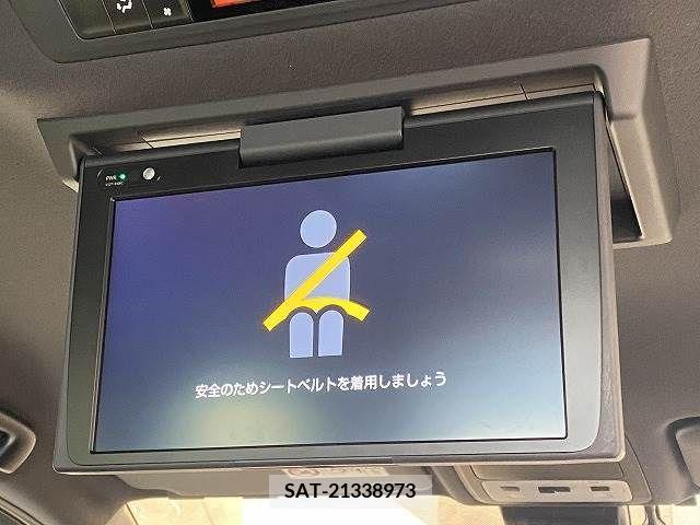 Toyota VOXY HYBRID 2018-12 339771-4