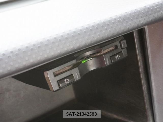 Mazda TITAN 2018-09 374631-22