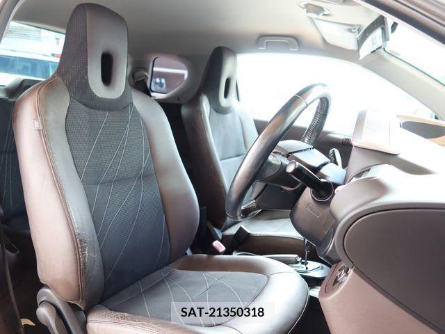 Toyota IQ 2010-05 308677-18