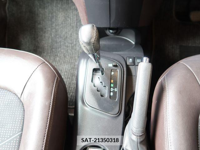 Toyota IQ 2010-05 308677-9