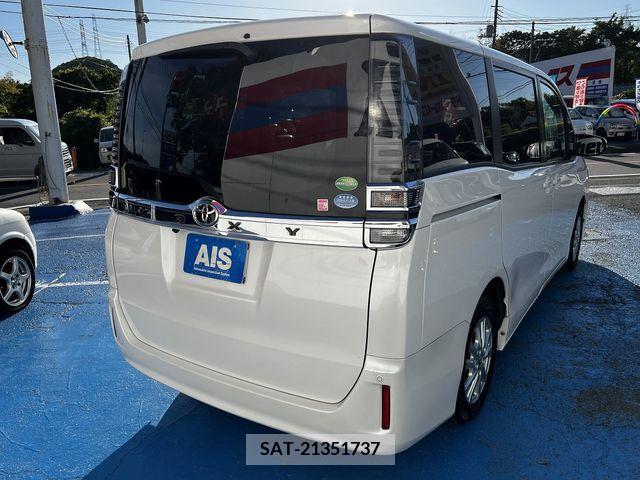 Toyota VOXY 2018-11 289428-3