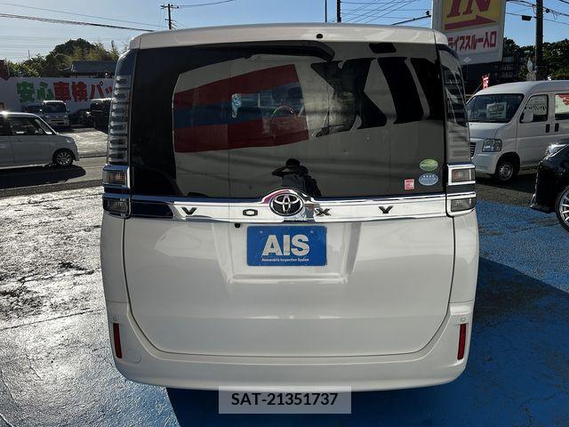 Toyota VOXY 2018-11 289428-4