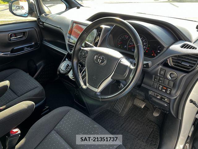 Toyota VOXY 2018-11 289428-9
