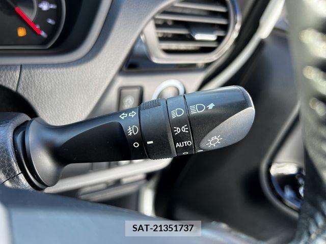 Toyota VOXY 2018-11 289428-23