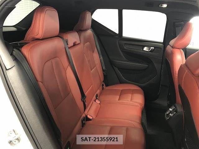 Volvo XC40 2019-04 288749-5