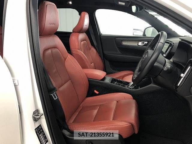 Volvo XC40 2019-04 288749-4