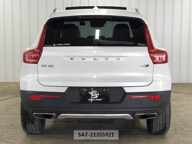 Volvo XC40 2019-04 288749-12