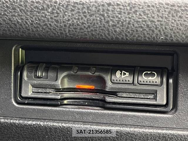 Nissan JUKE 2010-10 250726-7