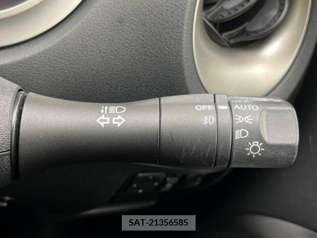 Nissan JUKE 2010-10 250726-5