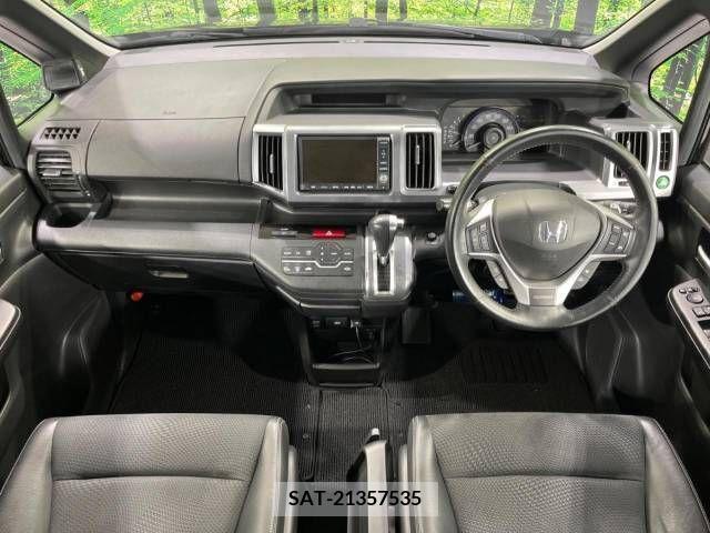 Honda e 2012-04 215355-1