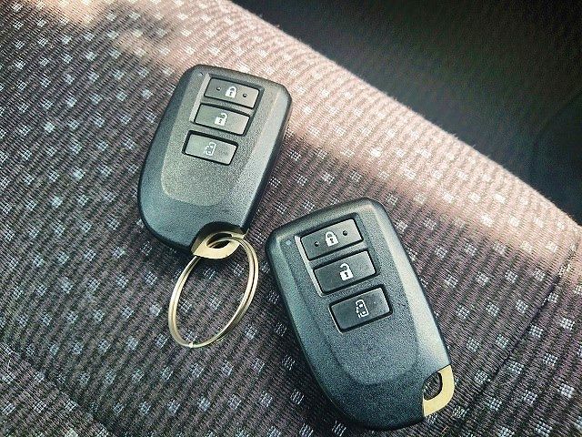 Toyota SPADE 2015-07 8348-17