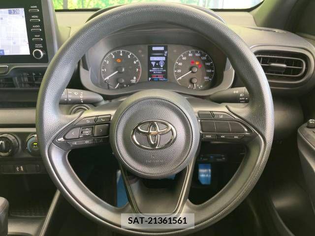 Toyota YARIS 2023-01 371414-15