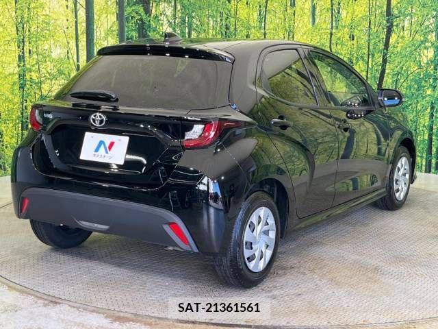 Toyota YARIS 2023-01 371414-14