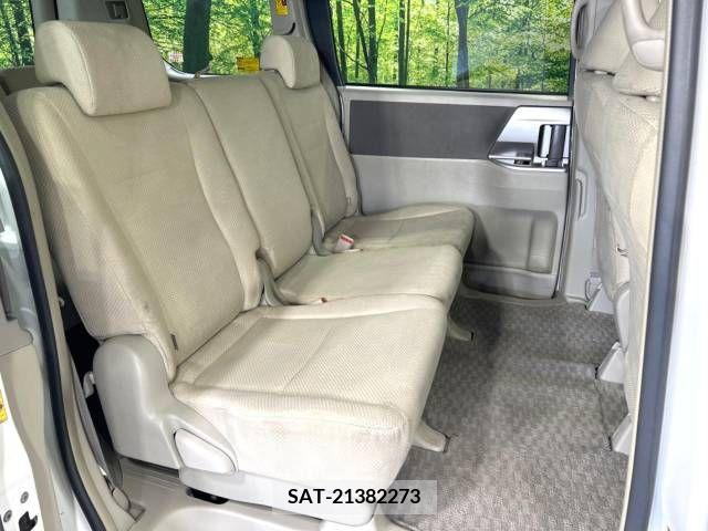 Toyota NOAH 2009-11 279540-9