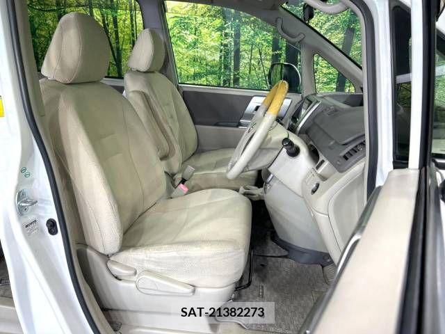 Toyota NOAH 2009-11 279540-8