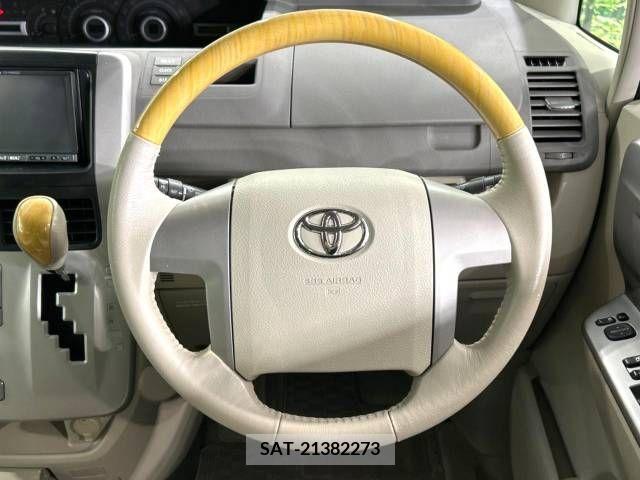 Toyota NOAH 2009-11 279540-12