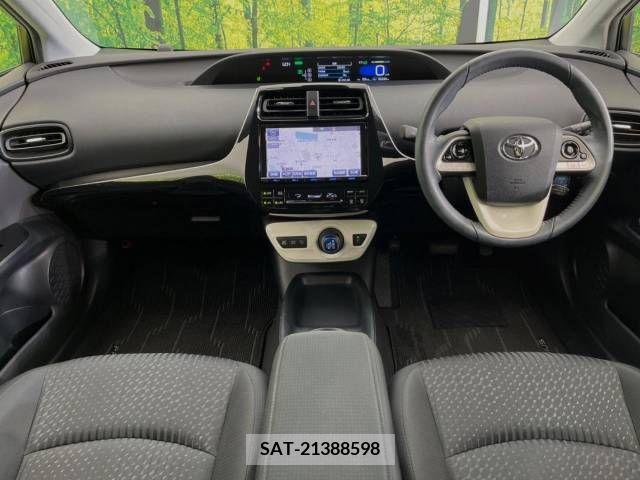 Toyota PRIUS 2016-08 243820-1