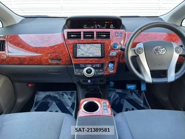 Toyota PRIUS ALPHA 2011-06 322206-1