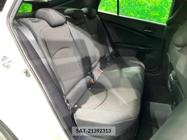 Toyota PRIUS 2021-05 282143-9