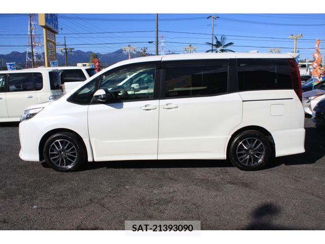 Toyota NOAH 2014-05 208014-3