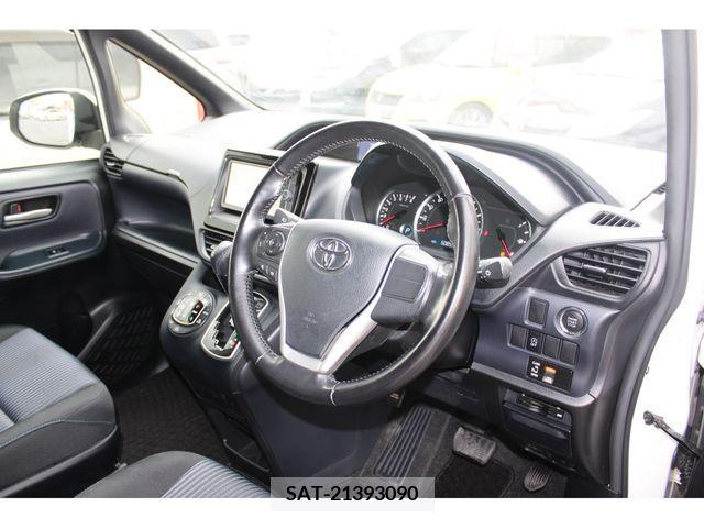 Toyota NOAH 2014-05 208014-12