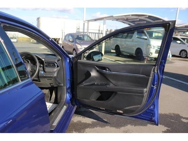 Toyota CAMRY HYBRID 2018-02 6838-8