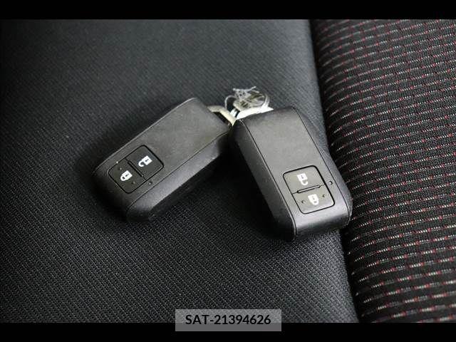 Suzuki SWIFT 2022-01 212807-5