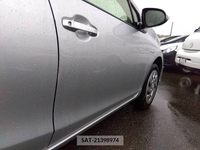 Toyota AQUA 2018-06 212848-12